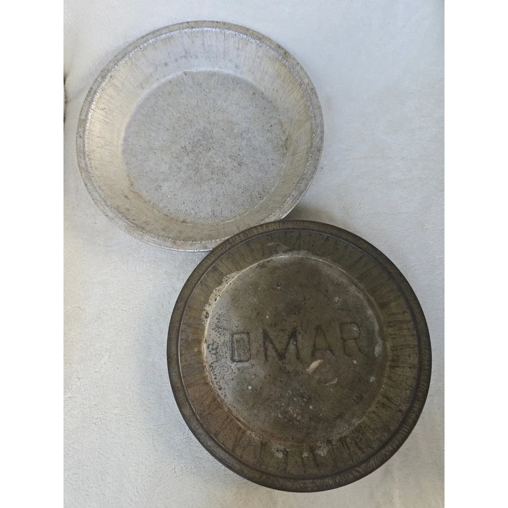 Vintage Mirro Aluminum 8 Inch Pie Pan and Omar Advertising Metal Pie Tin Set